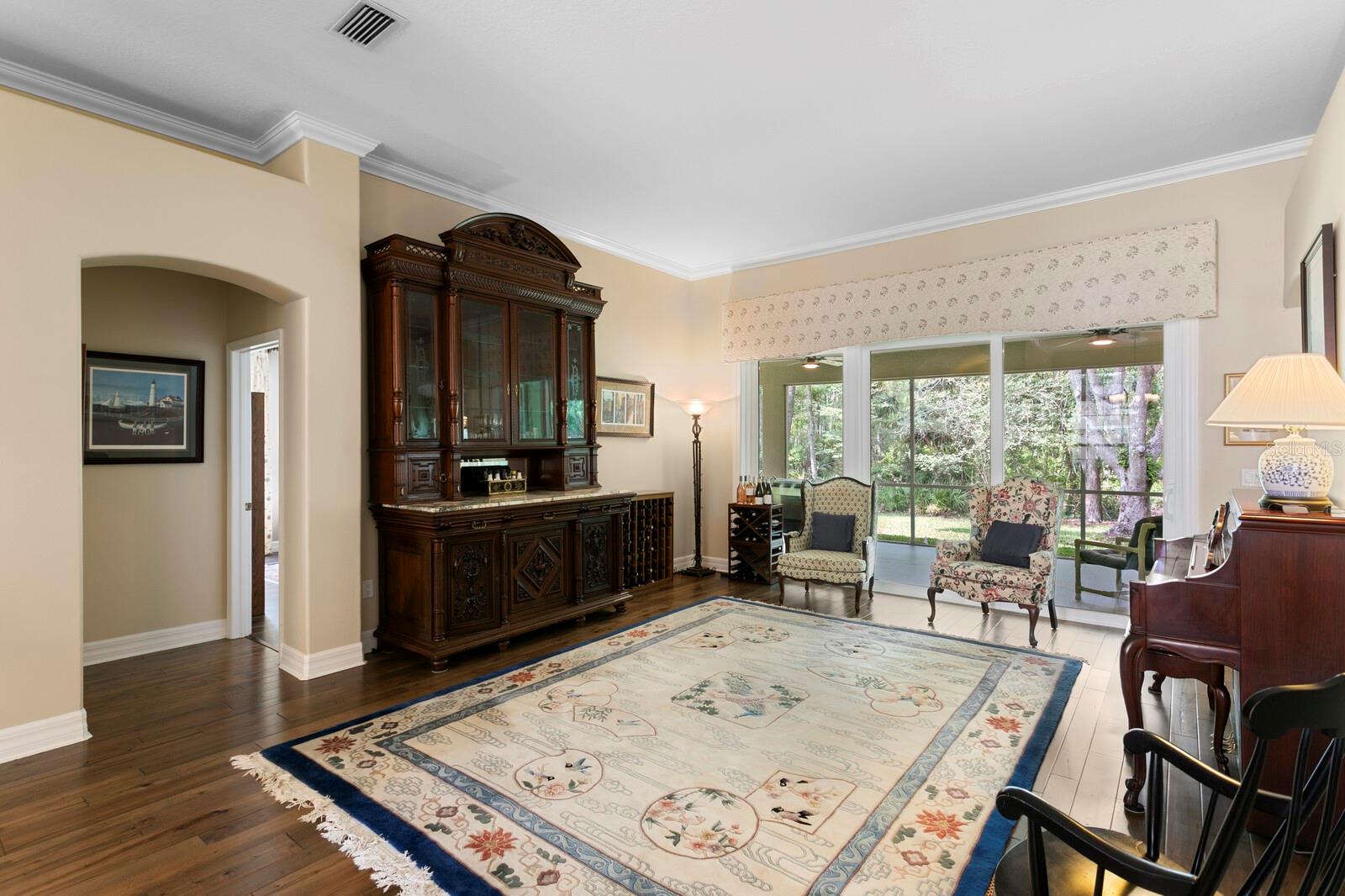 Listing photo id 8 for 19207 Autumn Woods Avenue