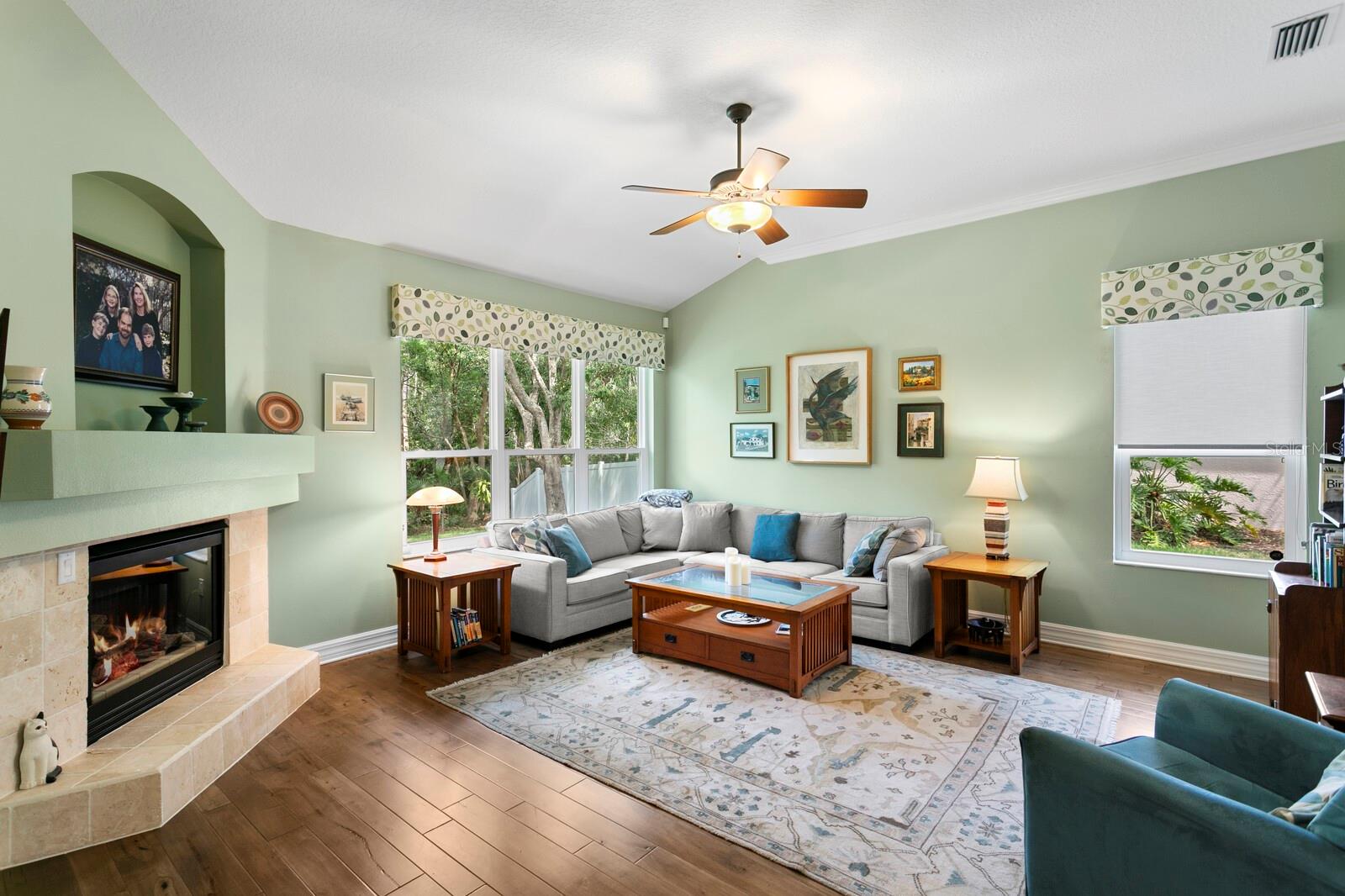 Listing photo id 11 for 19207 Autumn Woods Avenue