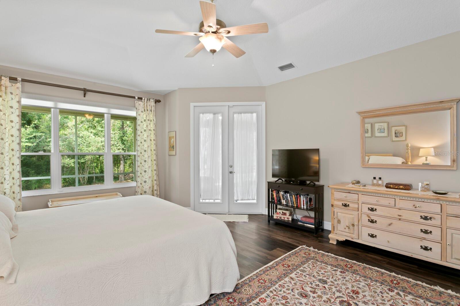 Listing photo id 26 for 19207 Autumn Woods Avenue