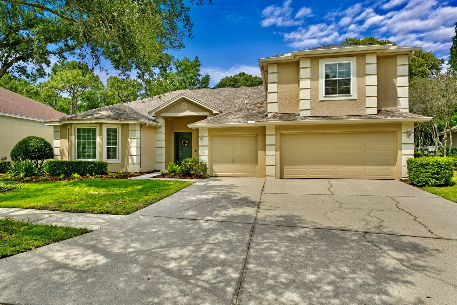 Listing photo id 1 for 19207 Autumn Woods Avenue