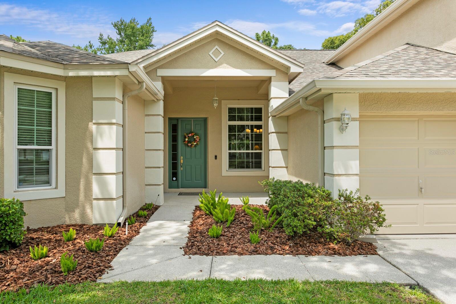 Listing photo id 2 for 19207 Autumn Woods Avenue