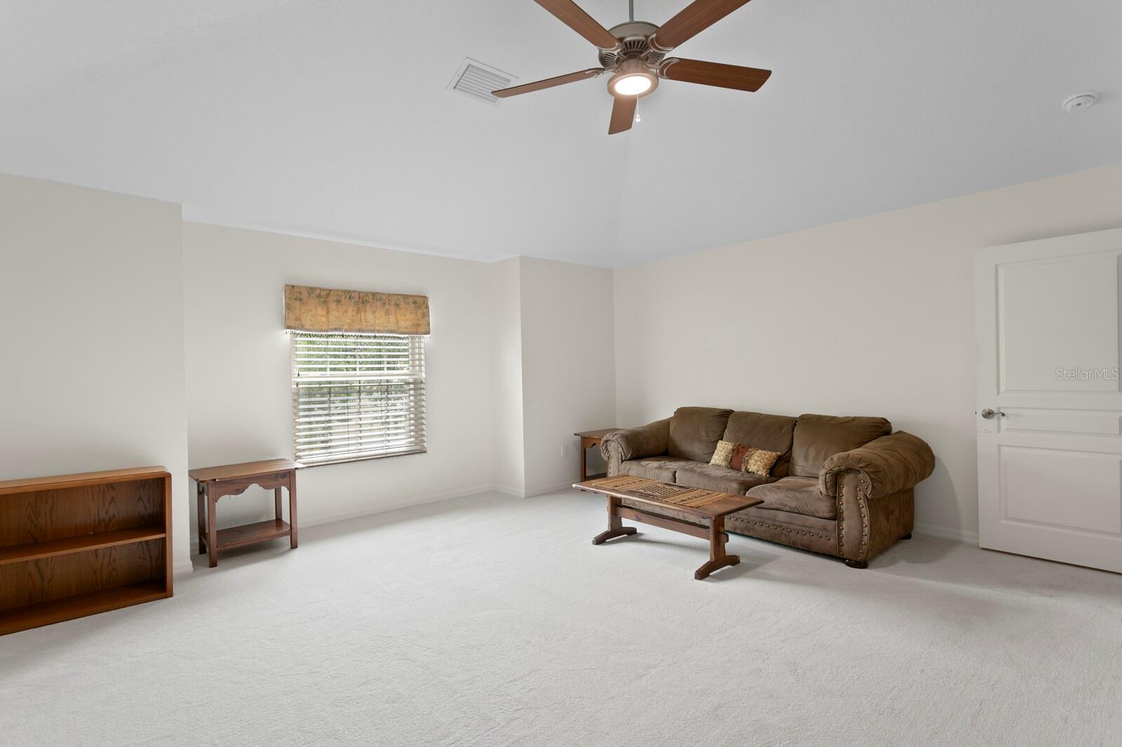 Listing photo id 39 for 19207 Autumn Woods Avenue