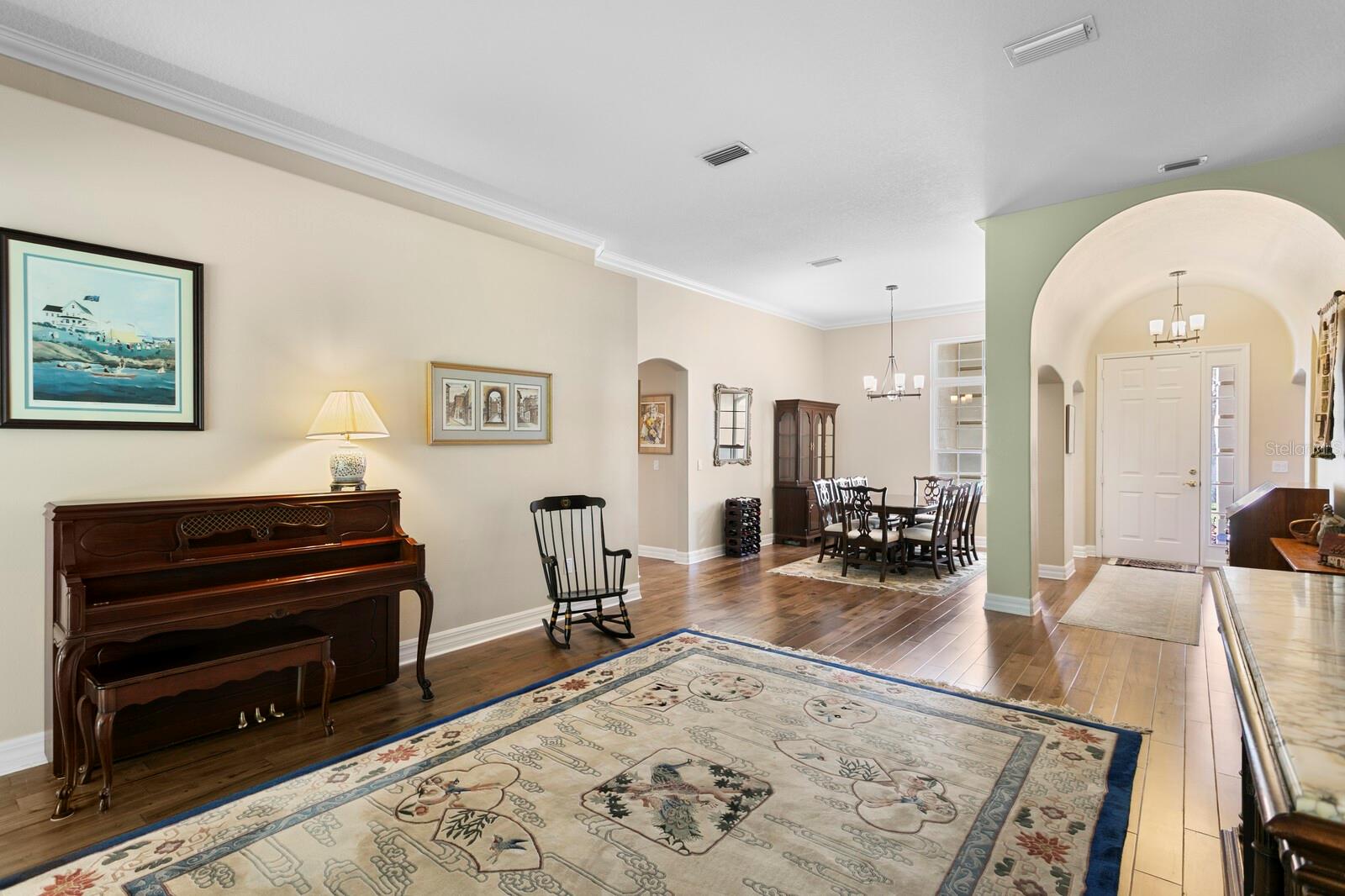Listing photo id 7 for 19207 Autumn Woods Avenue