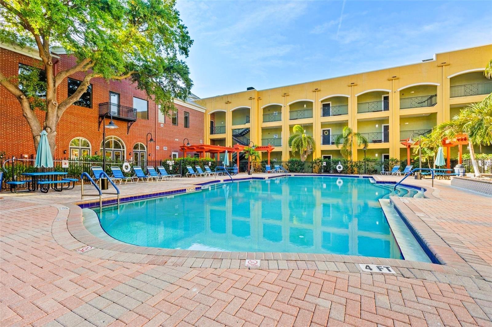 Listing photo id 26 for 1910 Palm Avenue 10209