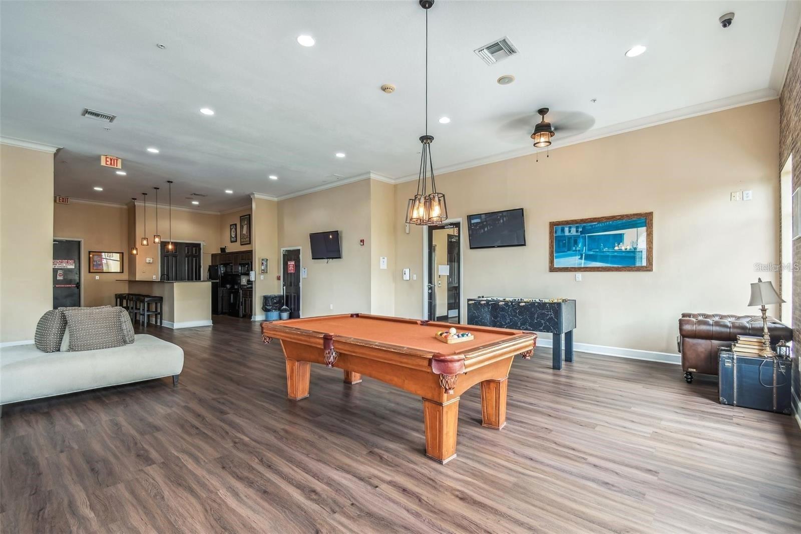 Listing photo id 37 for 1910 Palm Avenue 10209