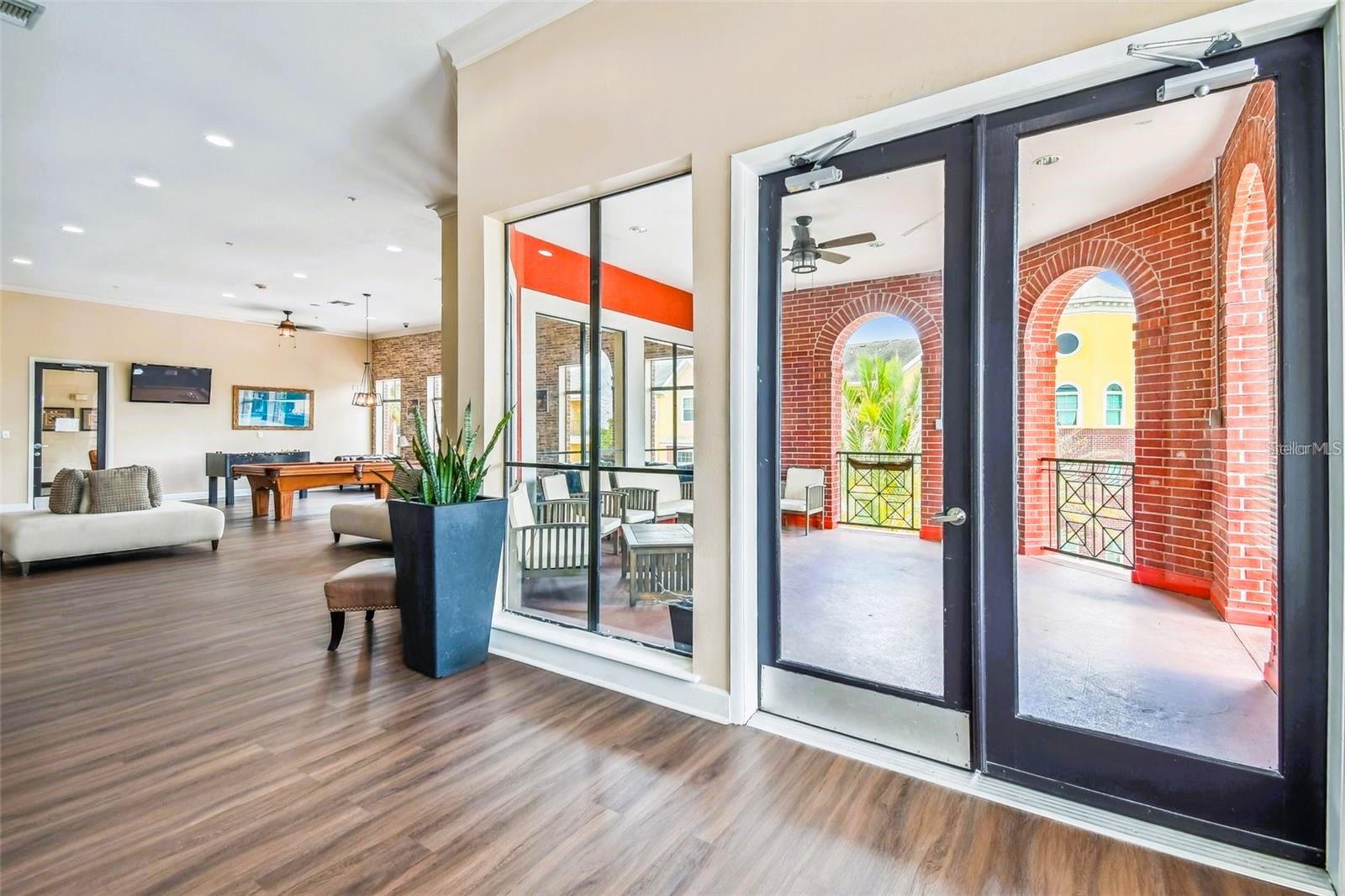 Listing photo id 40 for 1910 Palm Avenue 10209