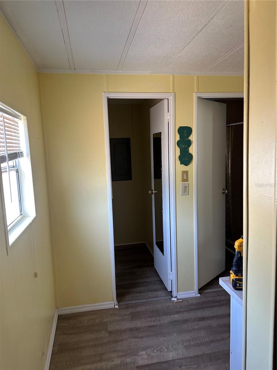 Image 12 of 36 For 12240 Seminole Boulevard 12