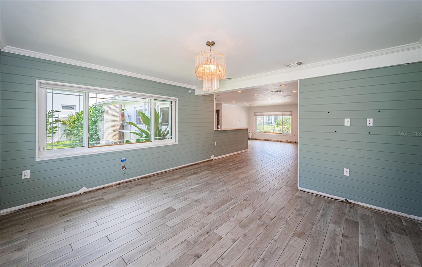 Image 16 of 34 For 333 Belleair Drive Ne