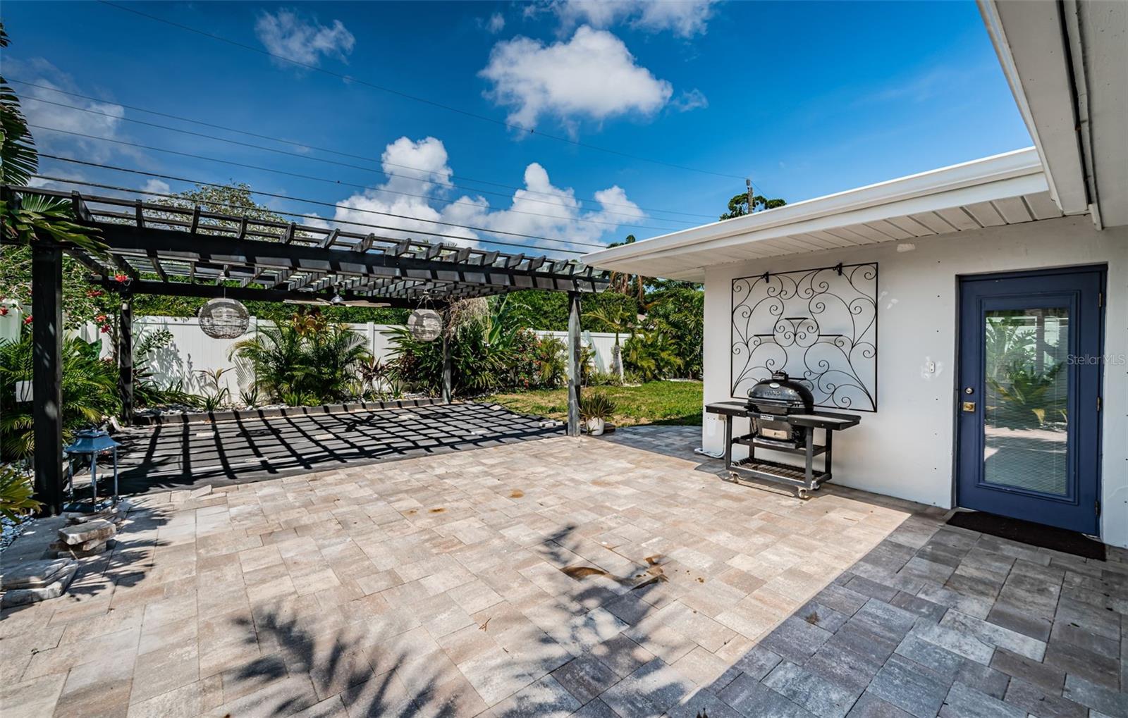 Image 25 of 34 For 333 Belleair Drive Ne