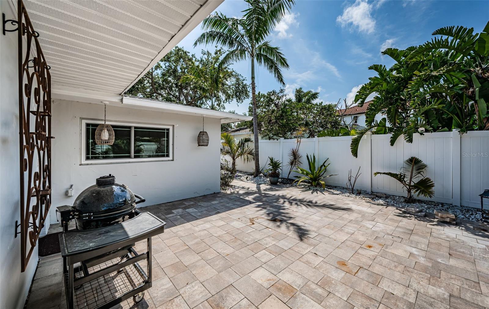 Image 28 of 34 For 333 Belleair Drive Ne
