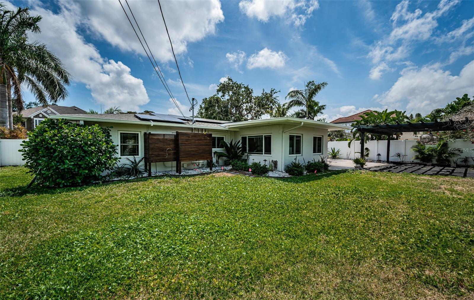 Image 32 of 34 For 333 Belleair Drive Ne