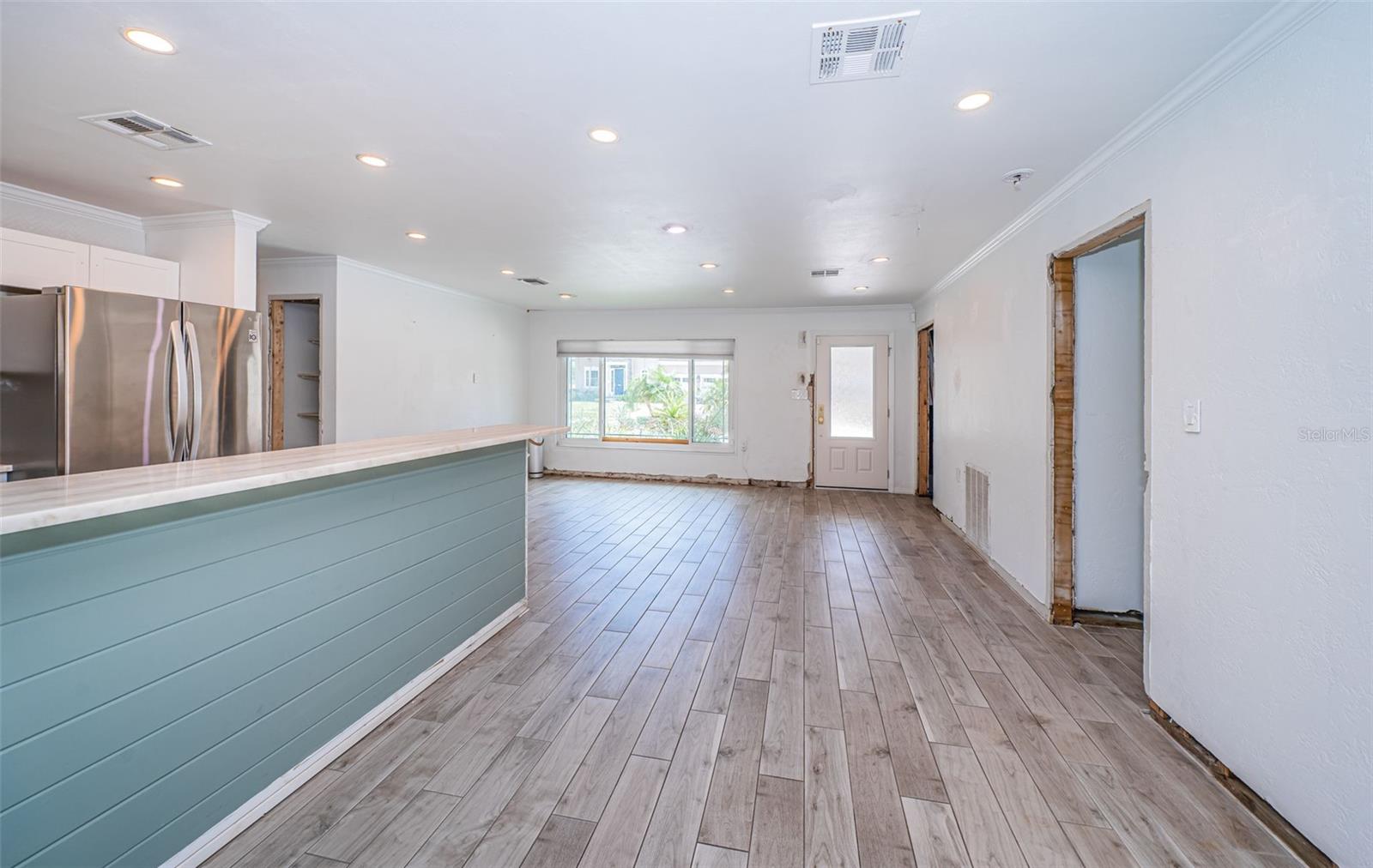 Image 9 of 34 For 333 Belleair Drive Ne