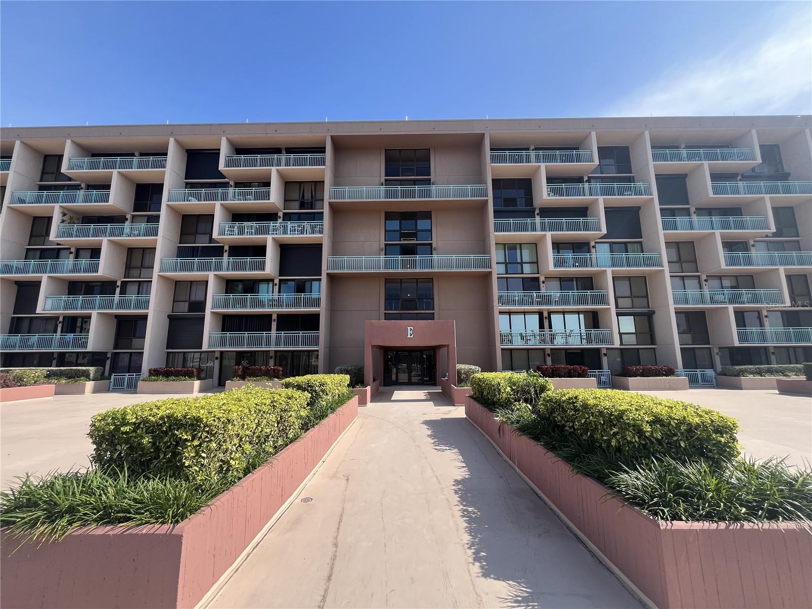 Details for 1 Key Capri  704e, TREASURE ISLAND, FL 33706