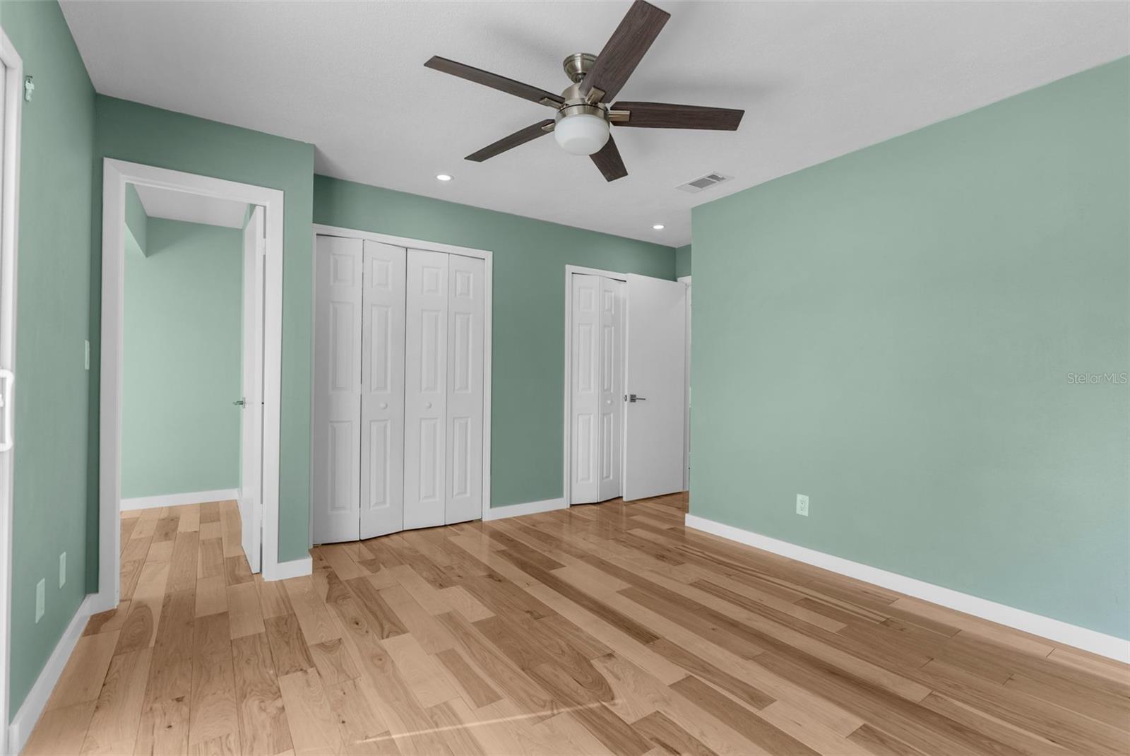 Image 33 of 45 For 105 Davis Boulevard A