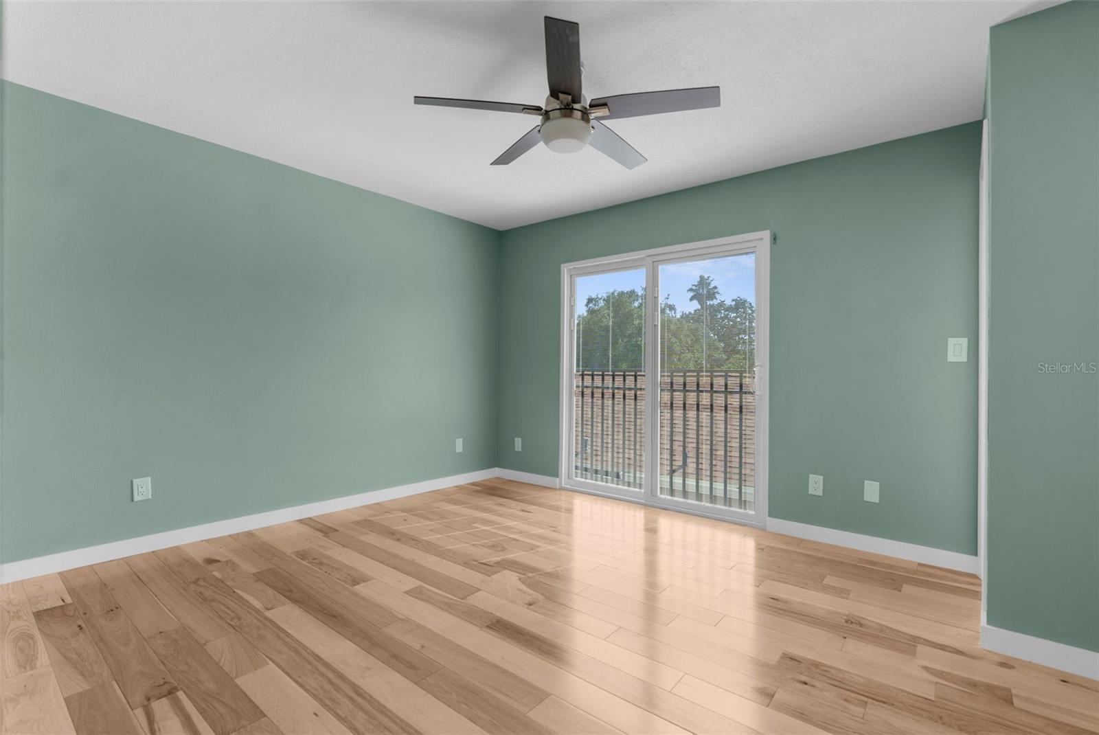 Image 34 of 45 For 105 Davis Boulevard A