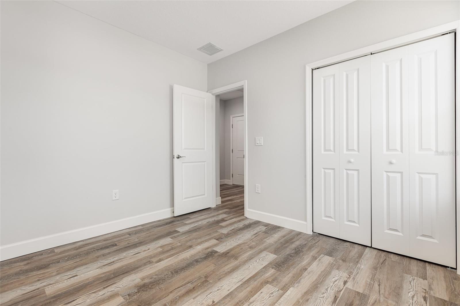 Image 11 of 39 For 11184 Kimberly Avenue