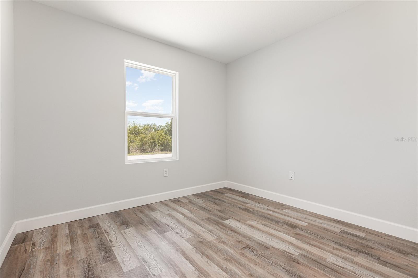 Image 13 of 39 For 11184 Kimberly Avenue