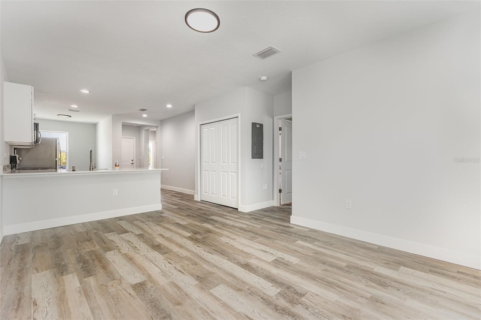 Image 17 of 39 For 11184 Kimberly Avenue