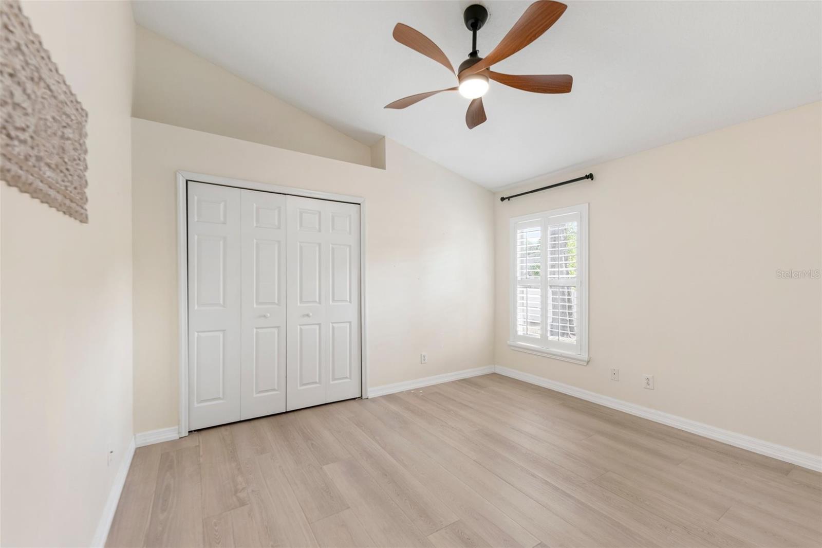 Image 14 of 52 For 2402 Blue Stone Court