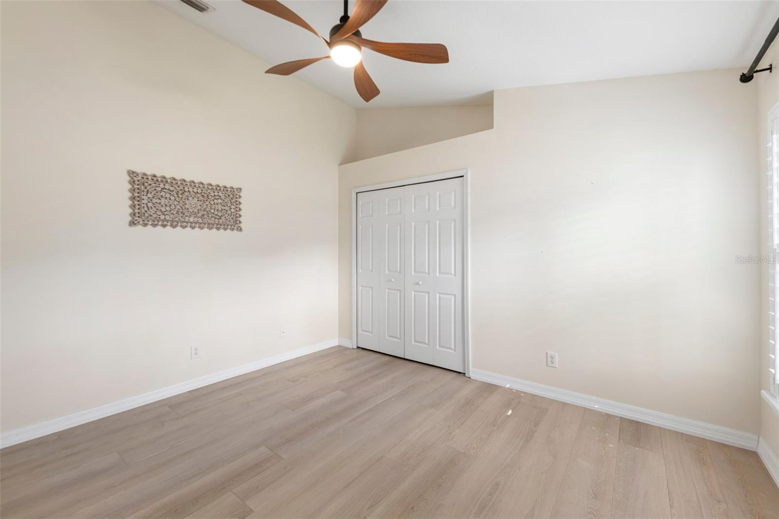 Image 15 of 52 For 2402 Blue Stone Court