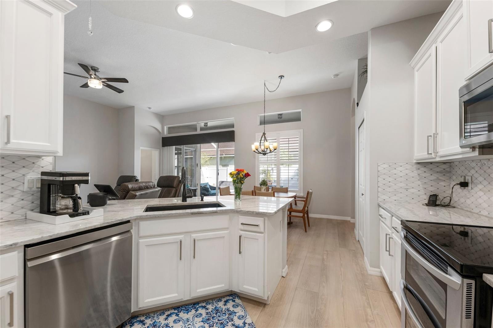 Image 19 of 52 For 2402 Blue Stone Court