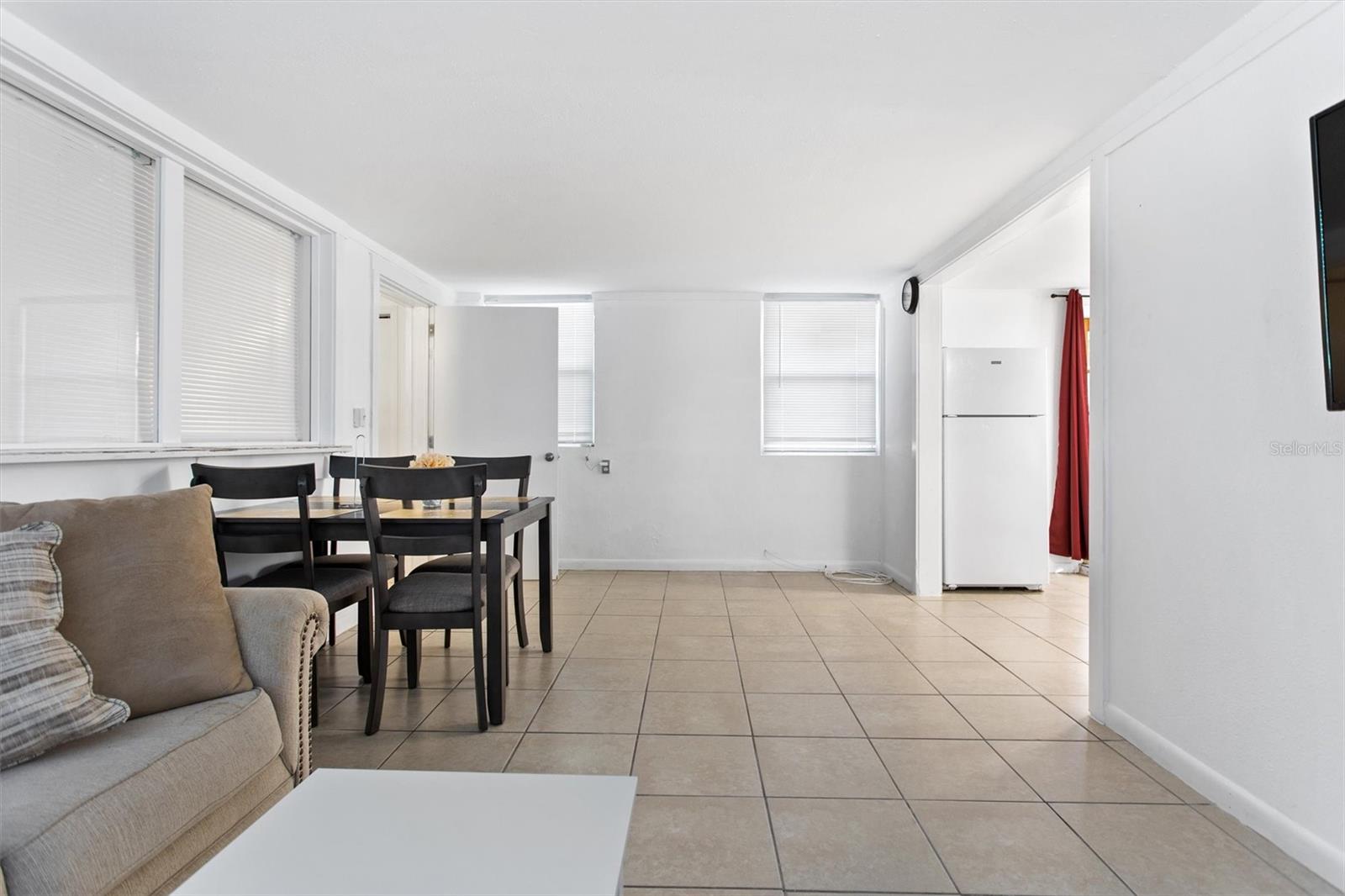Image 13 of 19 For 904 Lakeview Road Unit B