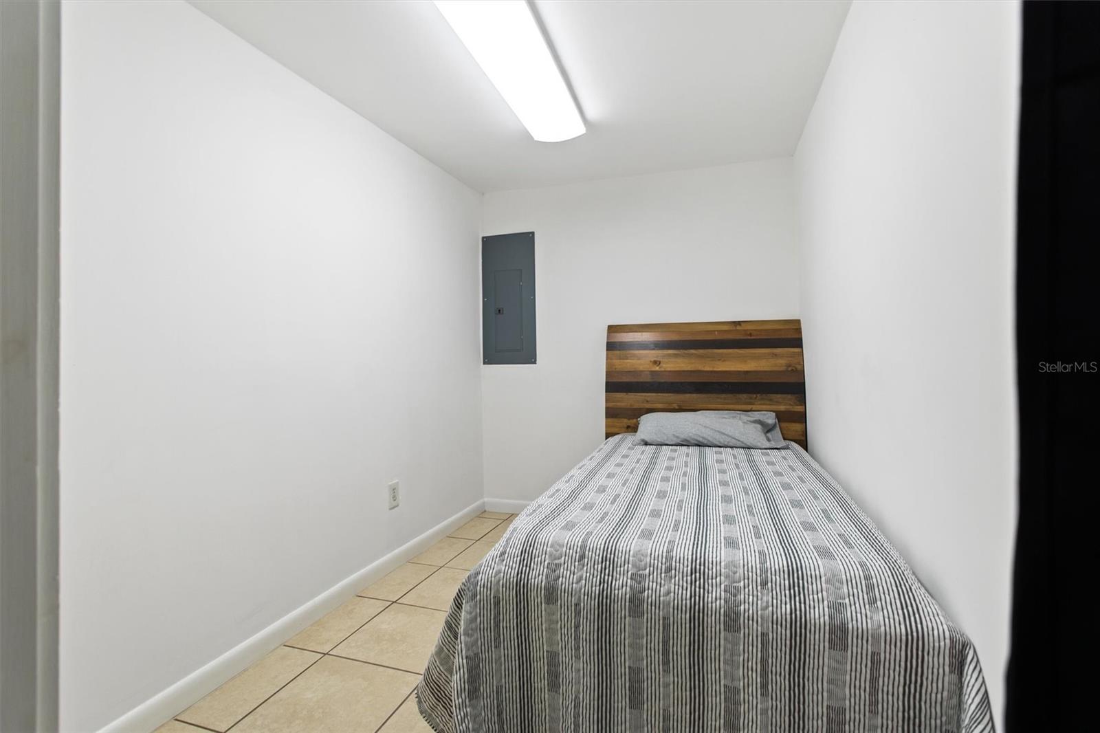 Image 19 of 19 For 904 Lakeview Road Unit B