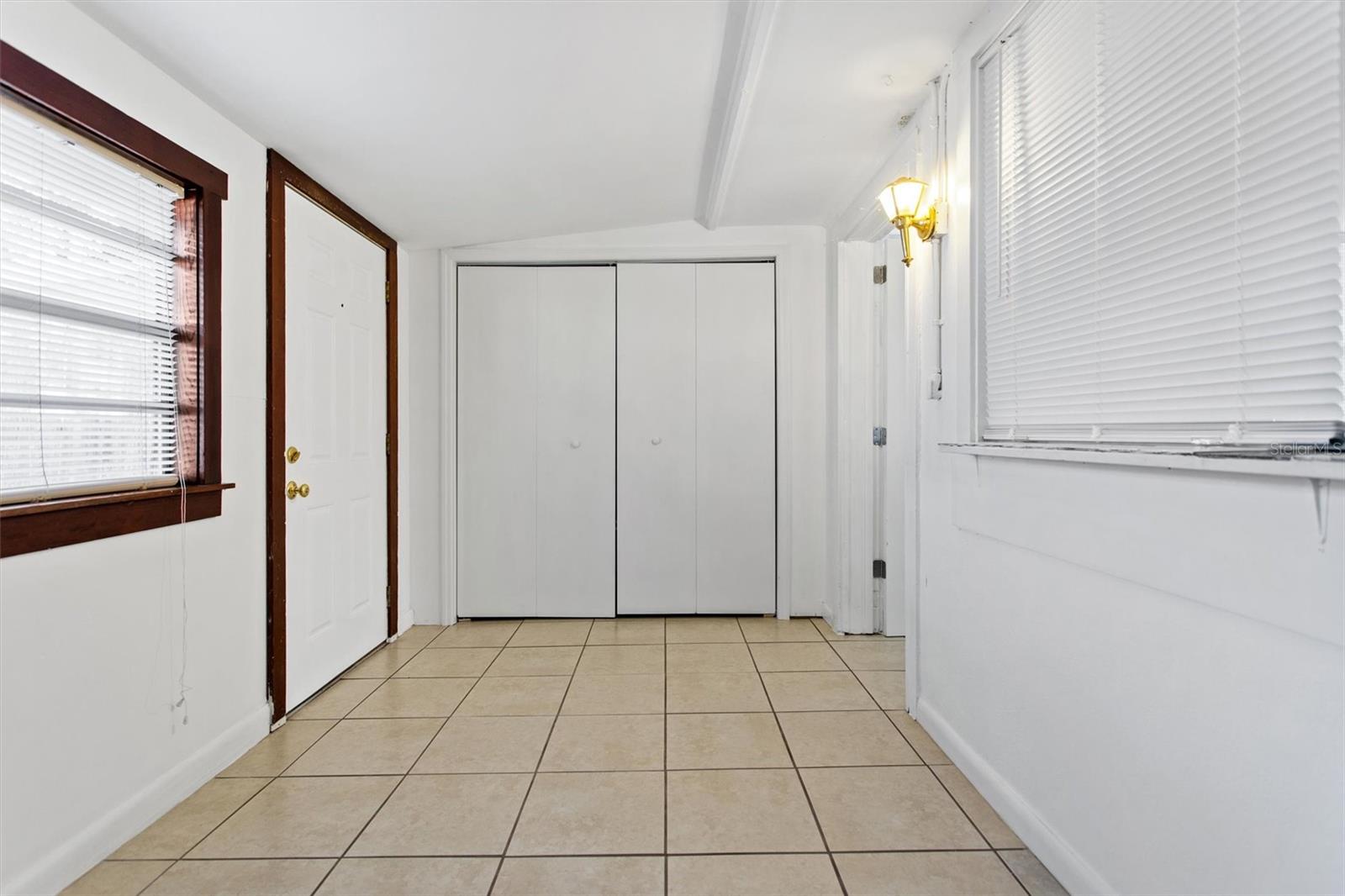 Image 2 of 19 For 904 Lakeview Road Unit B