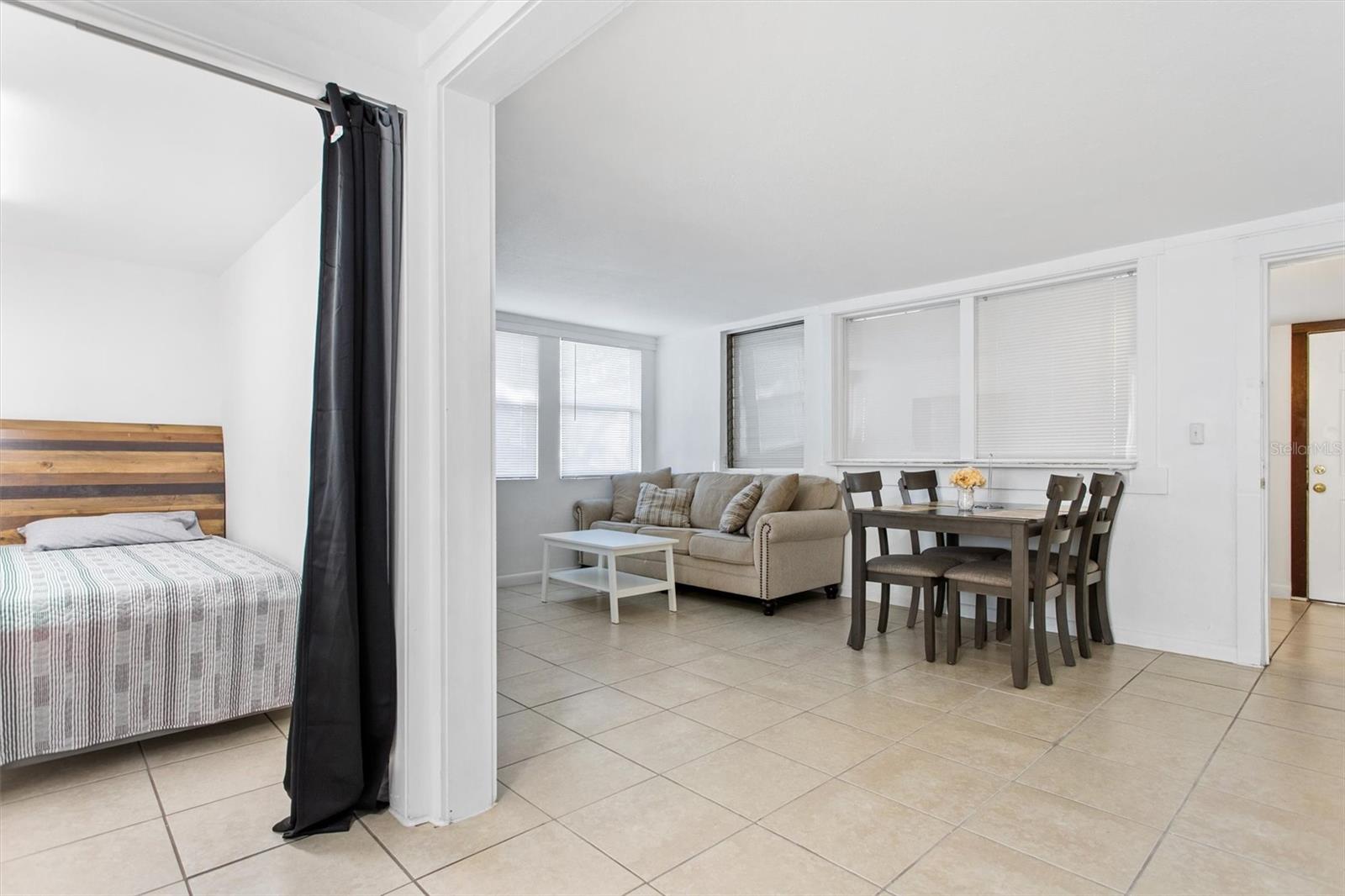 Image 9 of 19 For 904 Lakeview Road Unit B