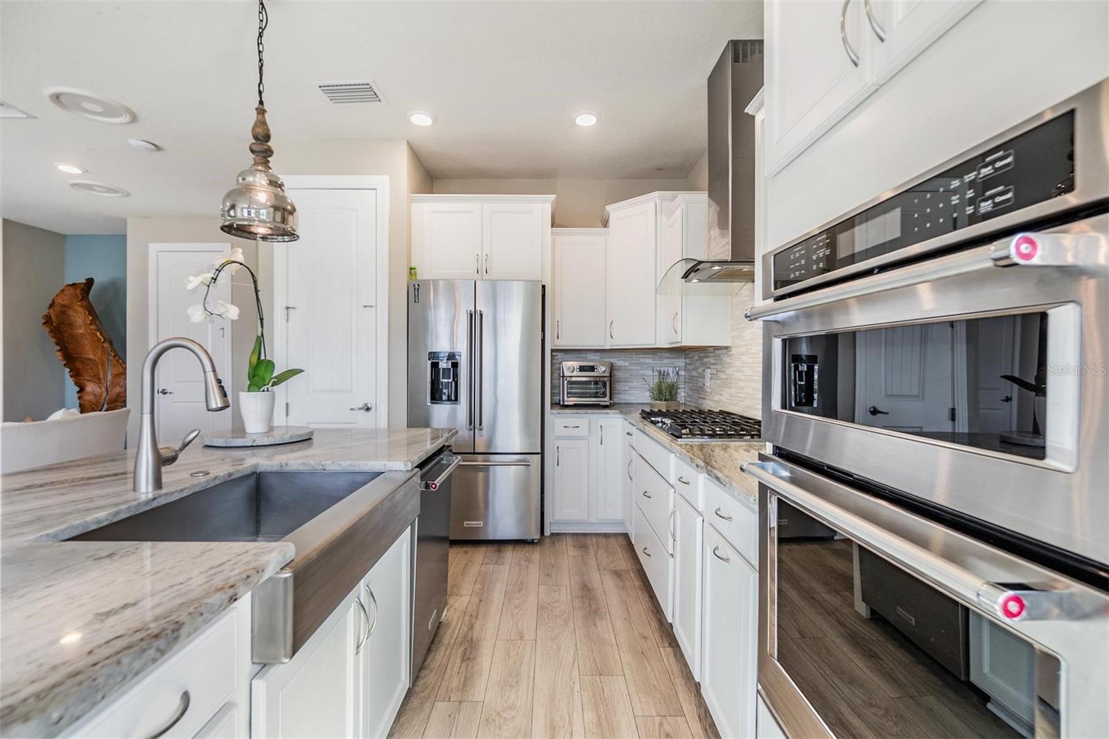 Listing photo id 8 for 3303 Monroe Meadows Drive