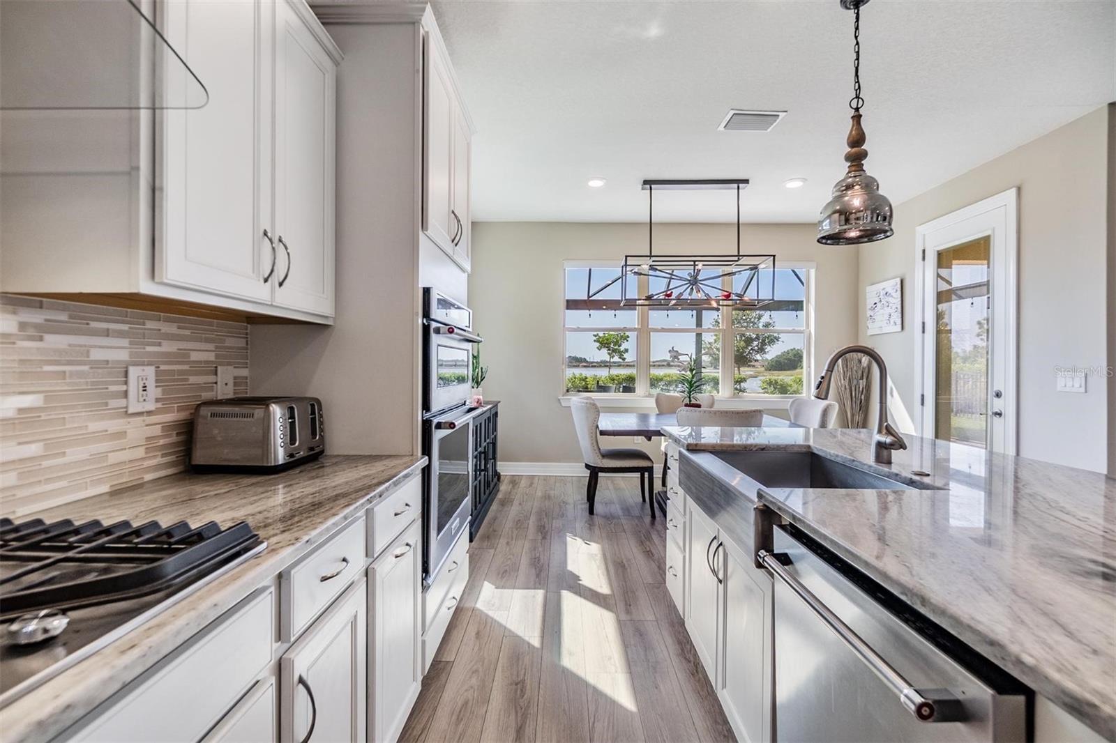 Listing photo id 9 for 3303 Monroe Meadows Drive