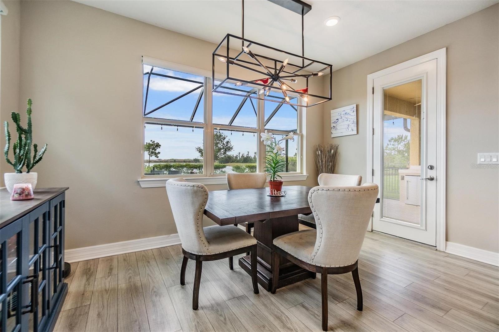 Listing photo id 12 for 3303 Monroe Meadows Drive