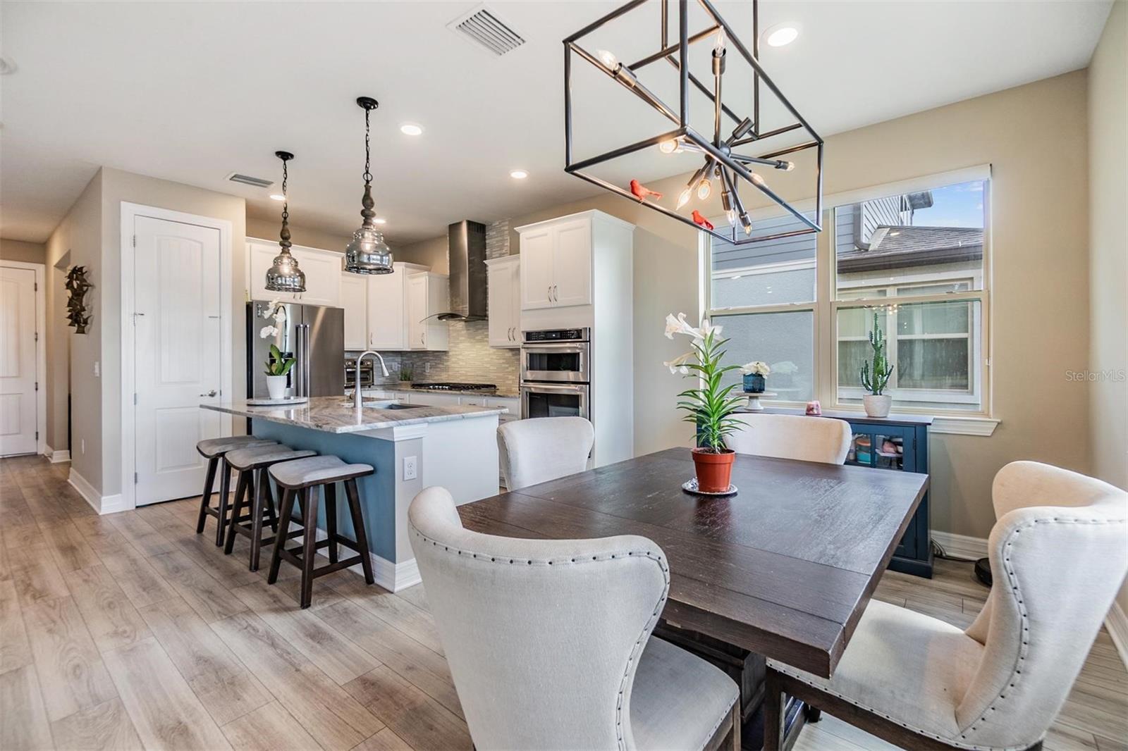 Listing photo id 13 for 3303 Monroe Meadows Drive