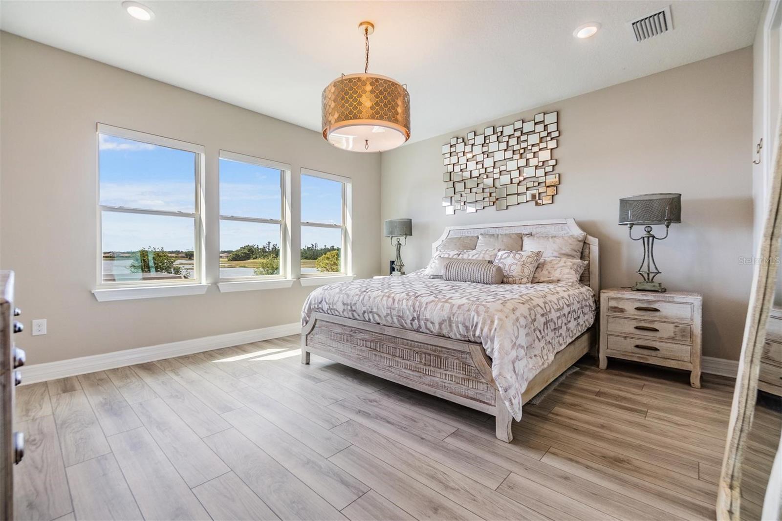 Listing photo id 16 for 3303 Monroe Meadows Drive