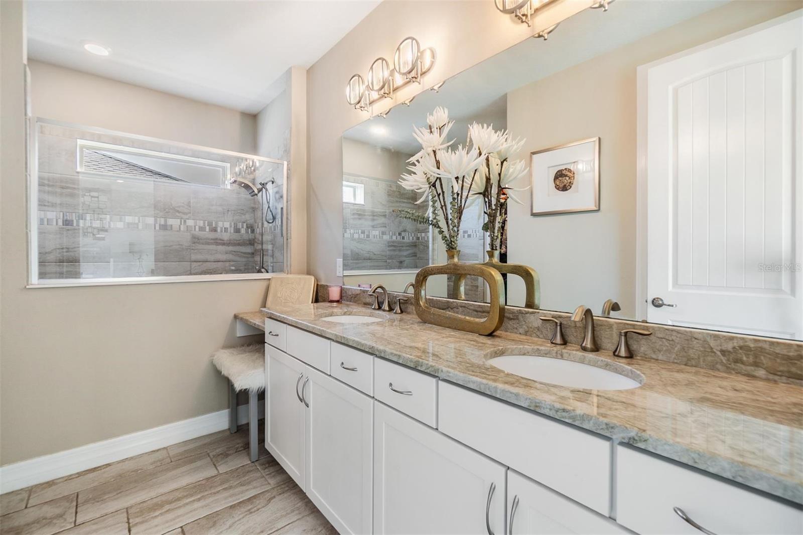 Listing photo id 19 for 3303 Monroe Meadows Drive