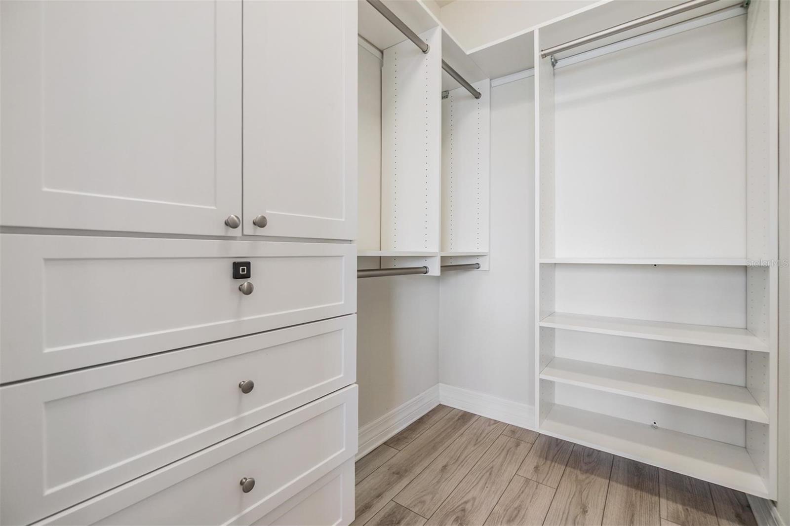 Listing photo id 22 for 3303 Monroe Meadows Drive