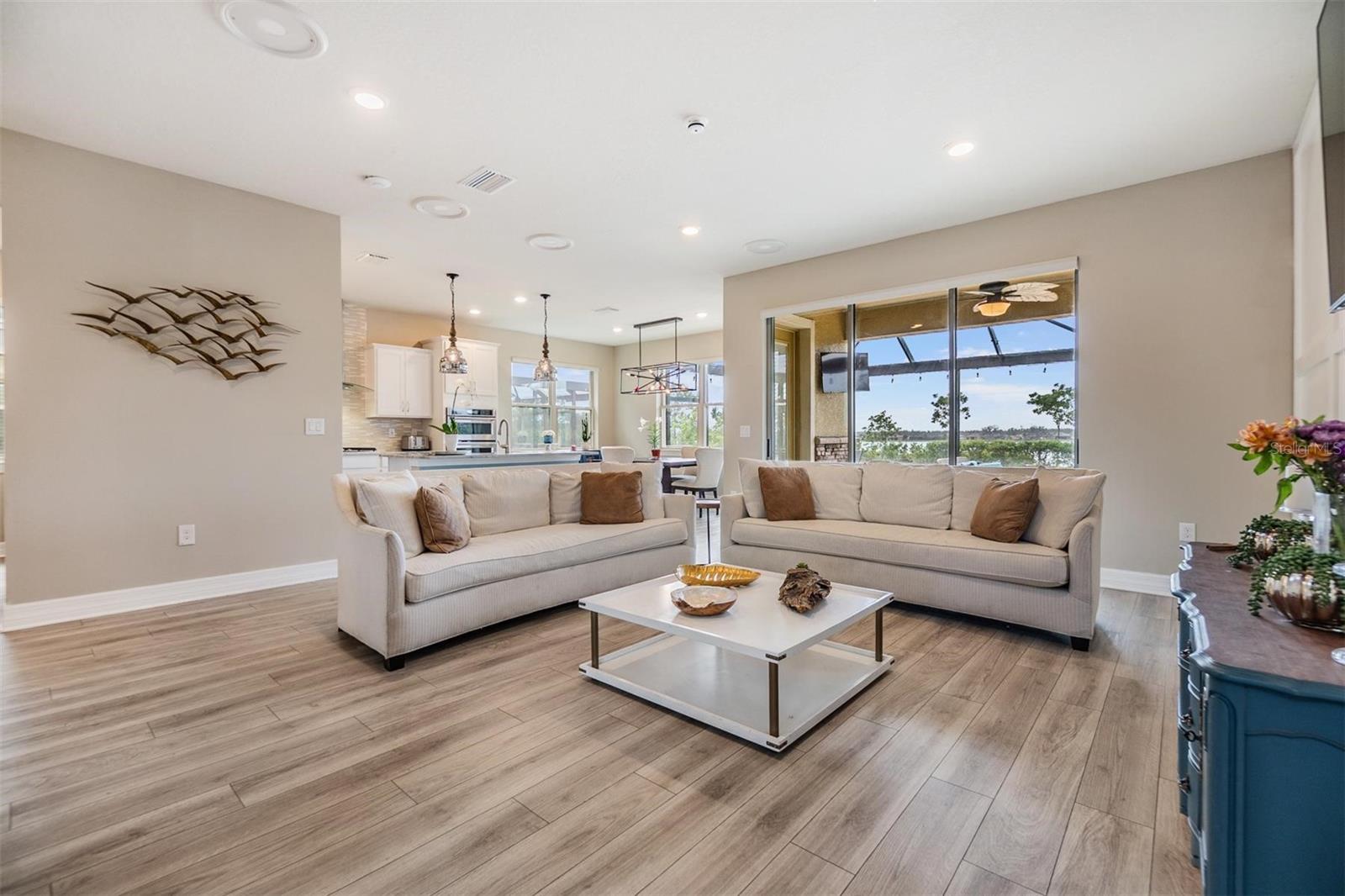 Listing photo id 4 for 3303 Monroe Meadows Drive