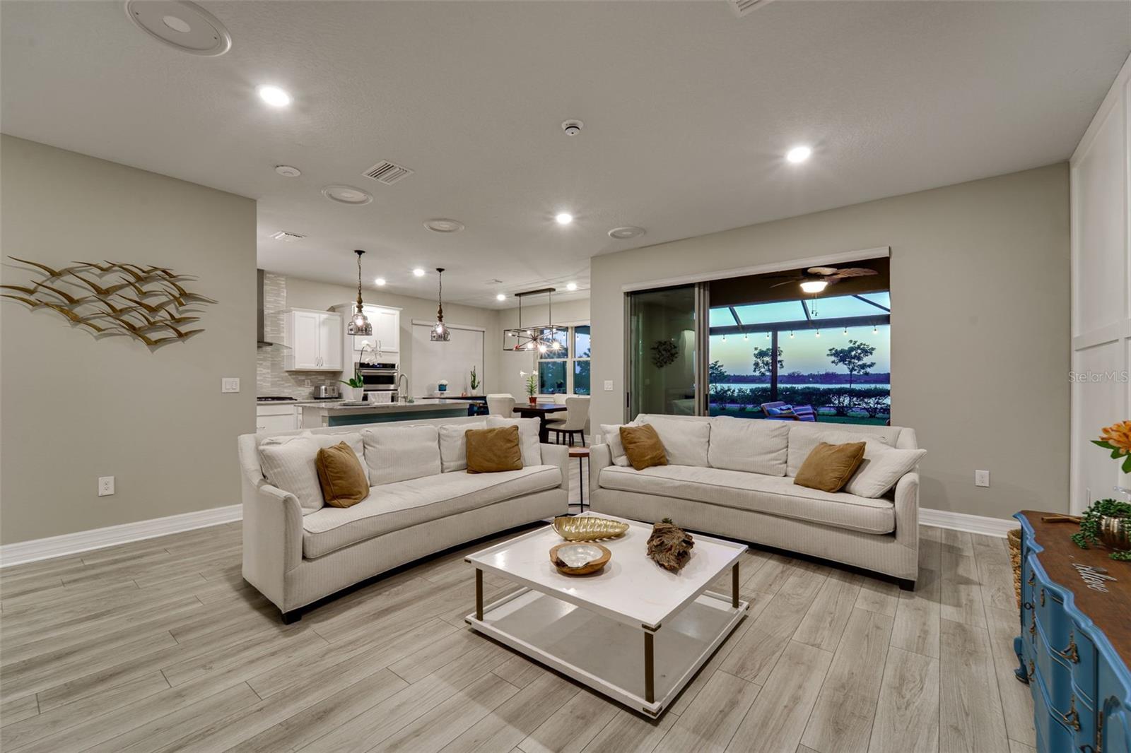 Listing photo id 5 for 3303 Monroe Meadows Drive