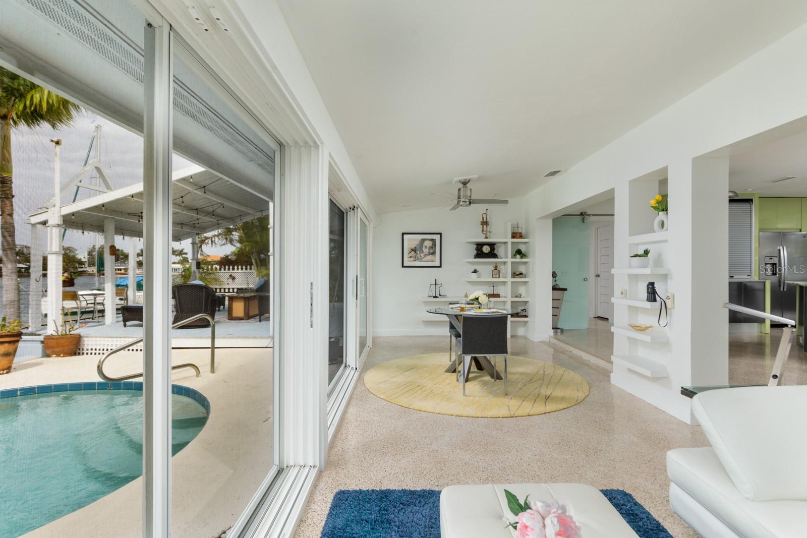 Listing photo id 10 for 2487 Bay Isle Drive Se