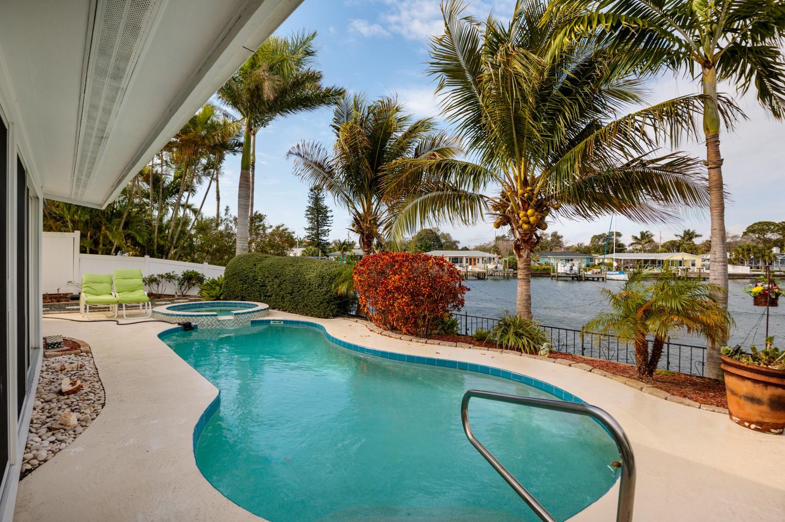 Listing photo id 32 for 2487 Bay Isle Drive Se