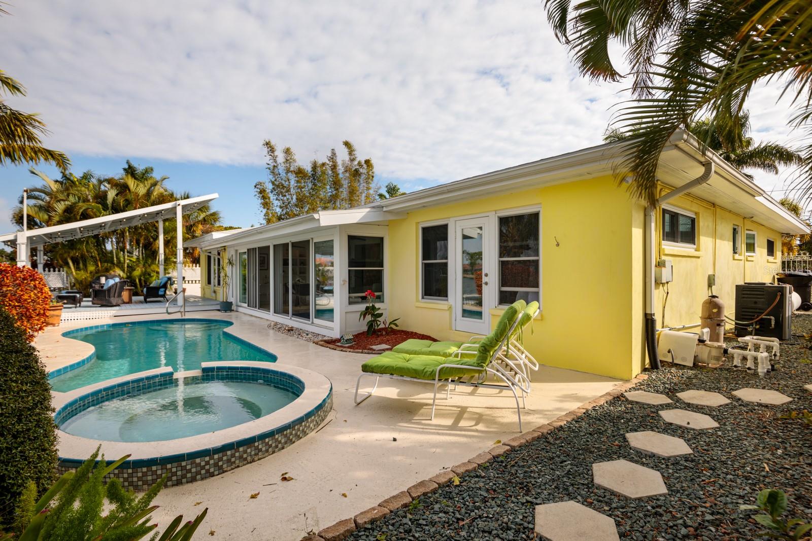 Listing photo id 33 for 2487 Bay Isle Drive Se