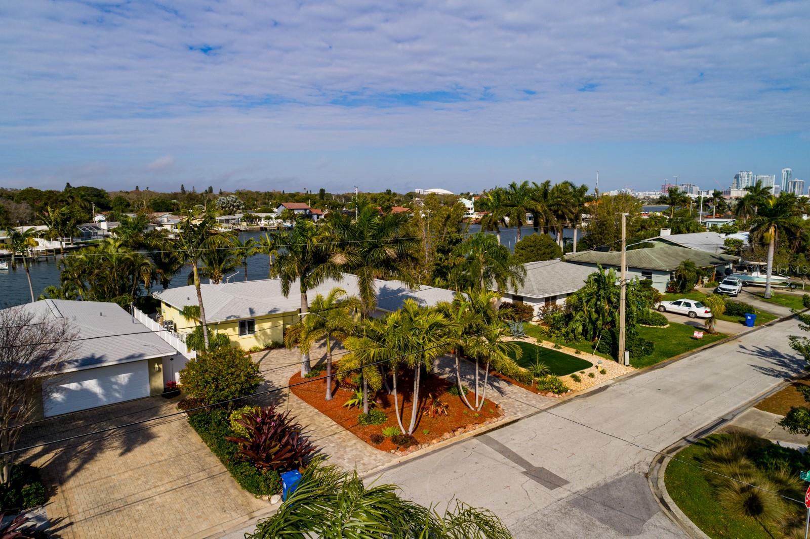 Listing photo id 50 for 2487 Bay Isle Drive Se