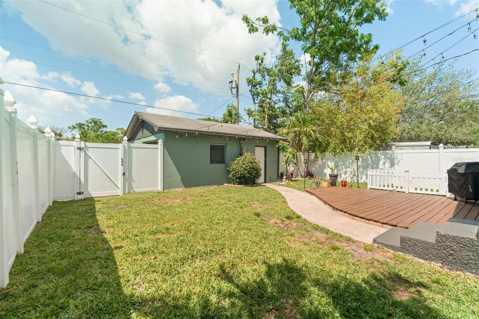 Image 29 of 43 For 4767 6th Avenue N