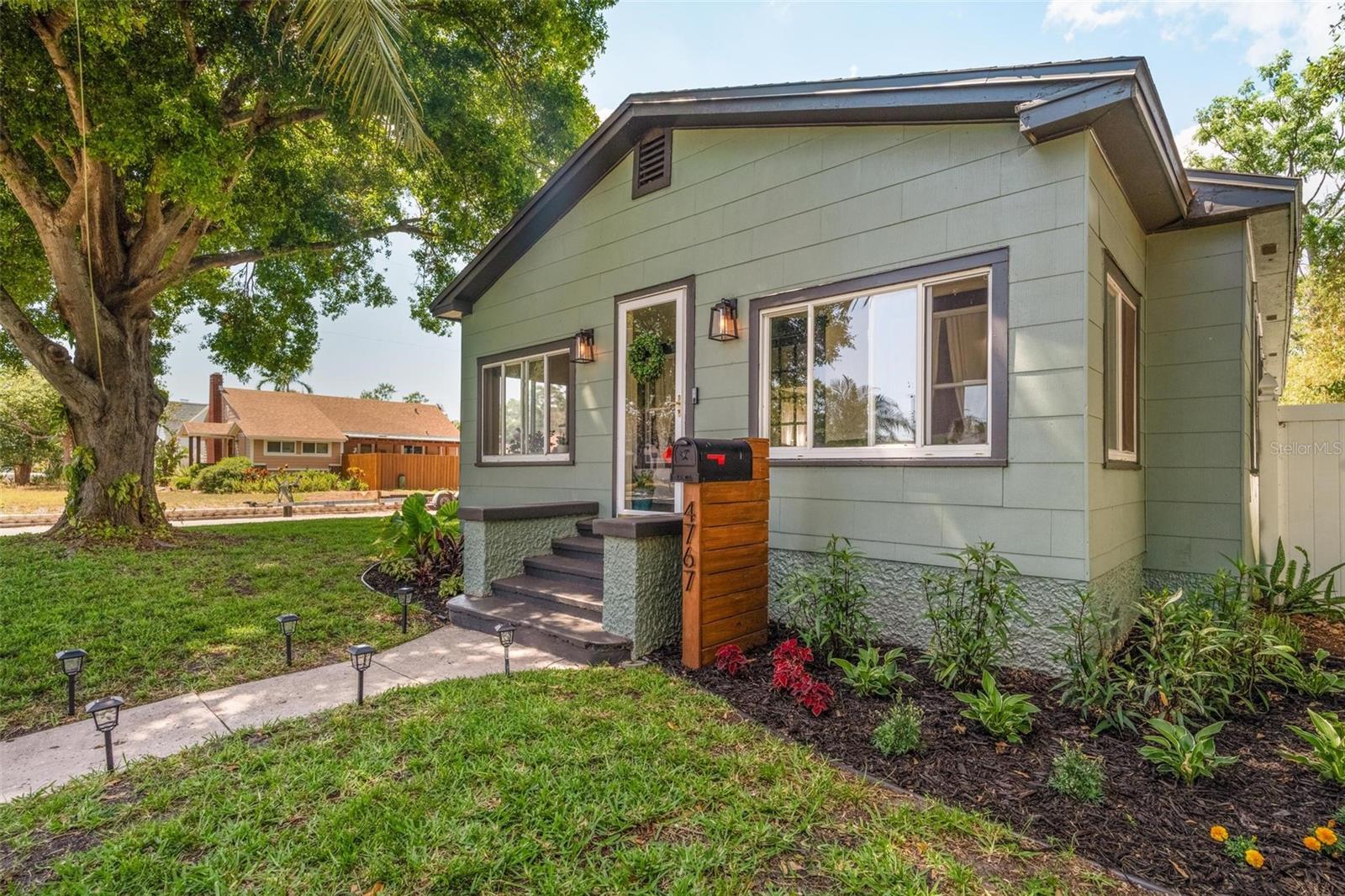 Image 3 of 43 For 4767 6th Avenue N