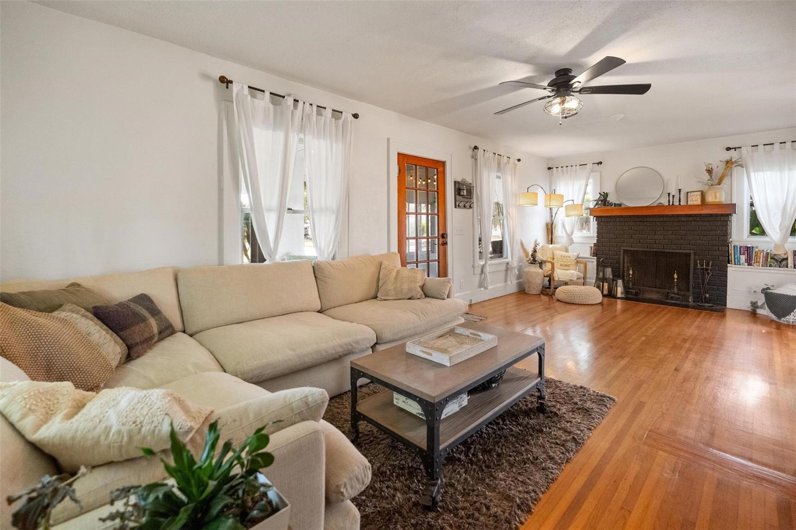 Image 8 of 43 For 4767 6th Avenue N