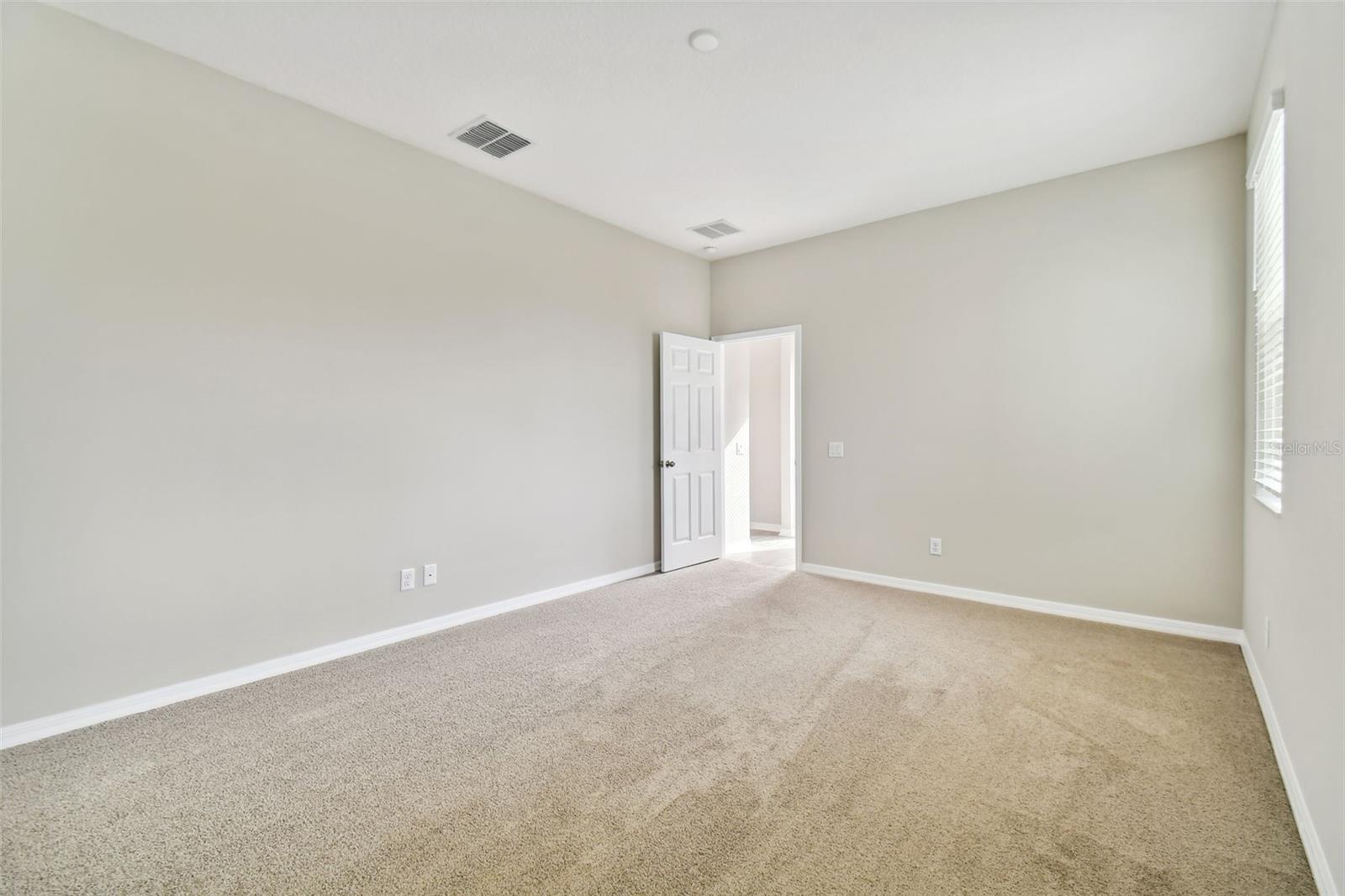 Image 27 of 76 For 38190 Shale Stone Court