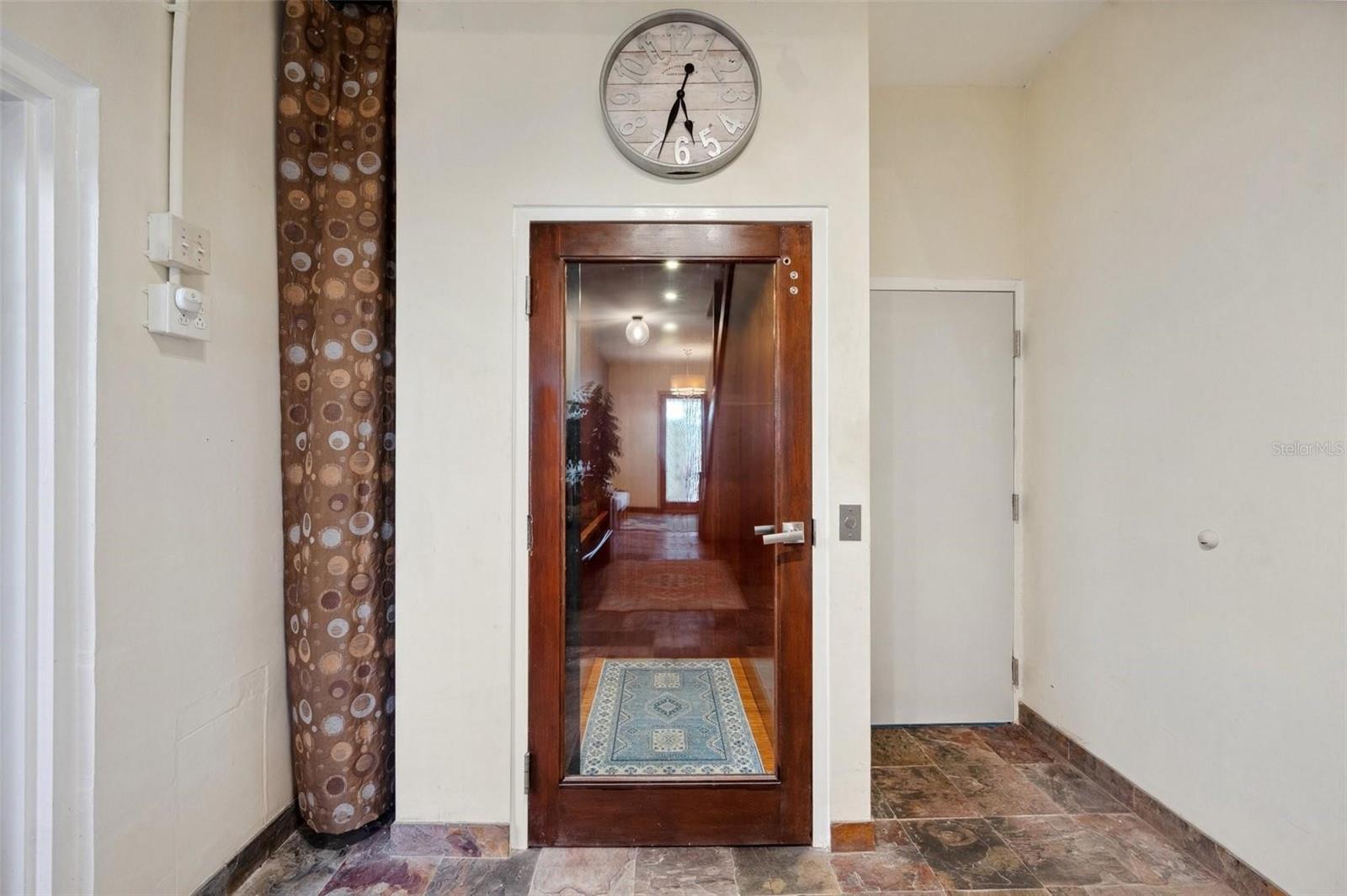 Image 10 of 89 For 5659-5657 Shore Boulevard S
