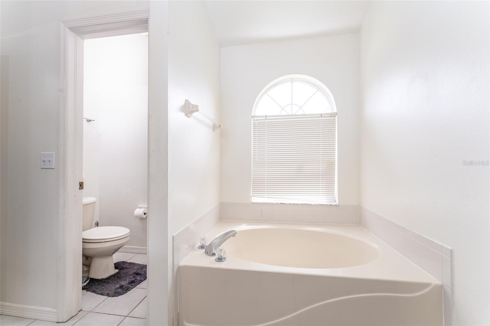 Image 21 of 52 For 29542 Forest Glen Drive