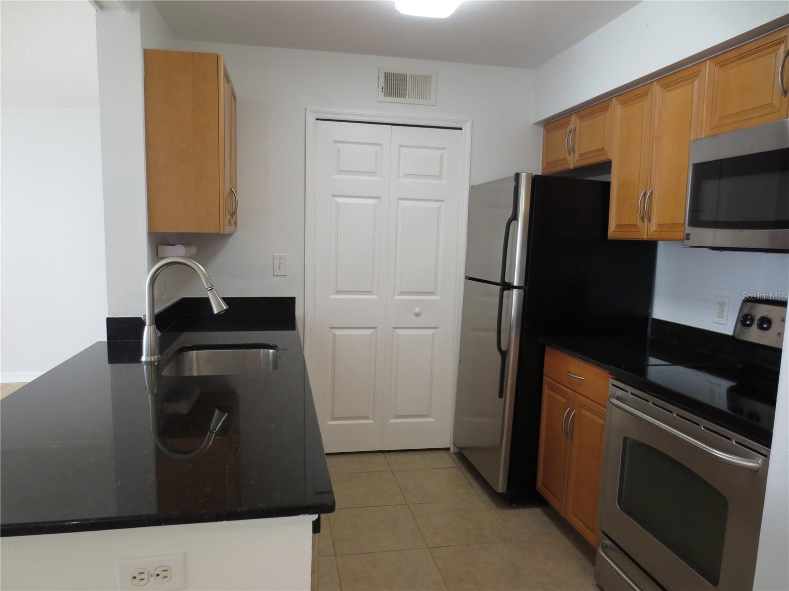Image 18 of 54 For 3260 Haviland Court 104