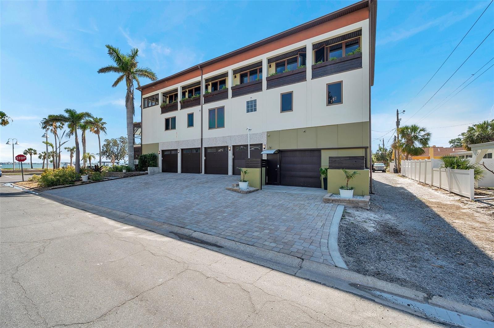 Image 2 of 100 For 5659-5657 Shore Boulevard S